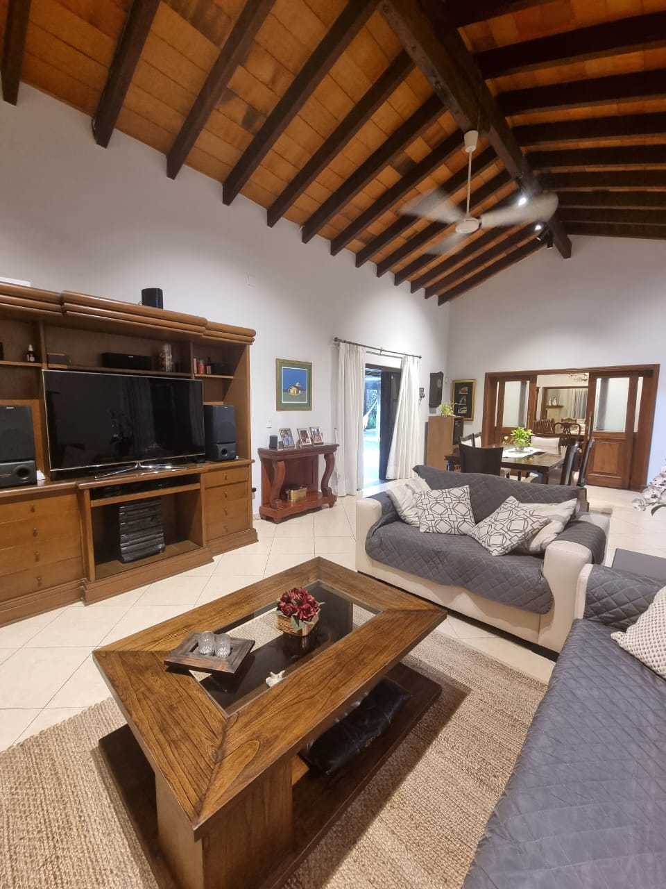 ALQUILO BELLA  RESIDENCIA /7 DORMITORIOS CON GRAN PATIO  1.250 M2 — foto 2