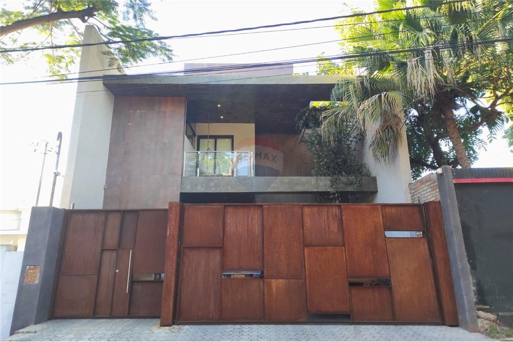 Casa en alquiler en Villa Morra