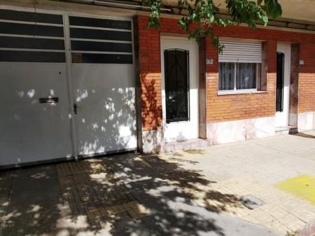 Amplia Casa Con Estacionamiento O Local Para Empresa