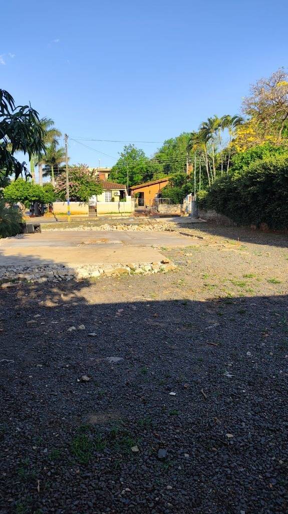 Alquilo terreno en esquina con fines comerciales — foto 2