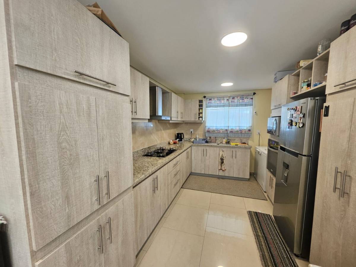 ALQUILO DUPLEX EN LAMBARE BARRIO CERRADO ECONATURA — foto 3