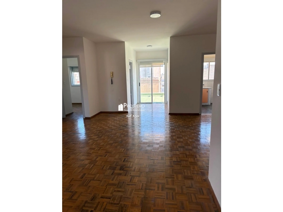 A391 alquiler penthouse apto 2 dorm Centro c/cochera y terraza