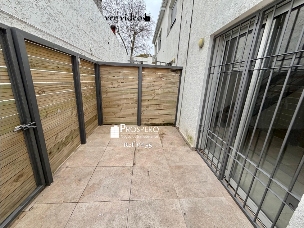 v435 alquiler duplex 1 dorm Tres cruces c/patio casi a estreno