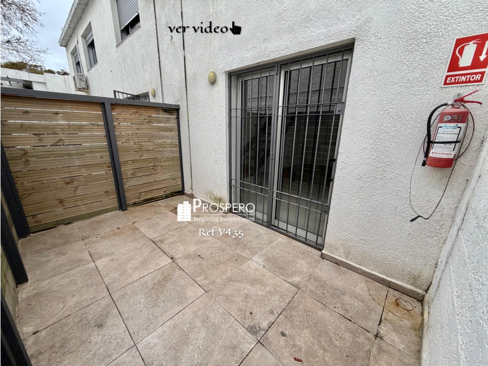 v435/2 alquiler duplex 1 dorm la comercial c/patio casi a estrenar