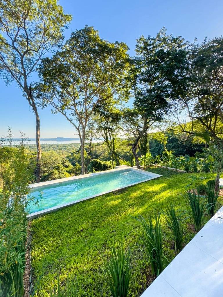 Casa en Venta 5 dormitorios - San Bernardino, Cordillera — foto 2