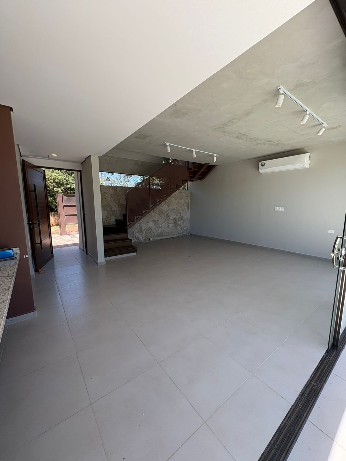 ALQUILER DE DUPLEX A ESTRENAR ZONA CONMEBOL — foto 2
