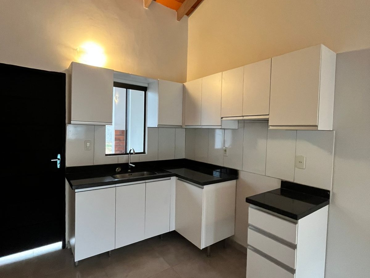 VENDO CASA A ESTRENAR EN SAN LORENZO — foto 3