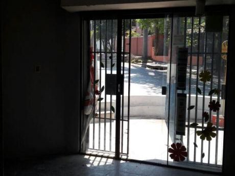 Hermoso Salón Comercial En El Barrio San Pablo