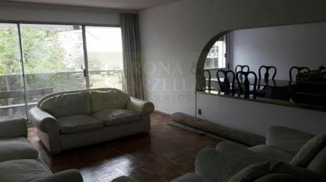 Amplio, Apartamento De Dos Dormitorios Y Servicio Completo