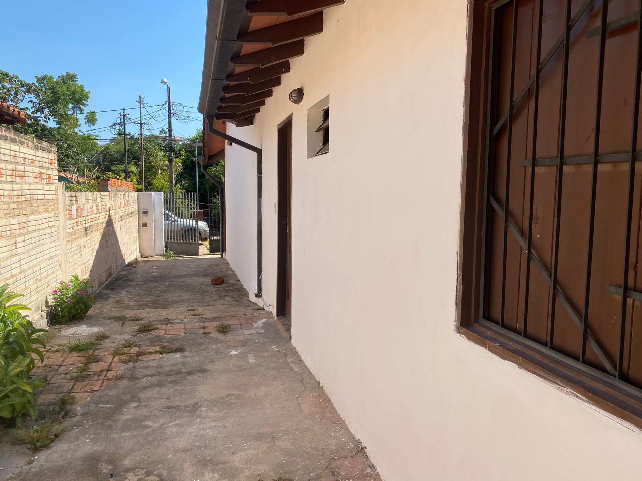 ALQUILO CHALET  EN BARRIO LOMA MERLO — foto 3