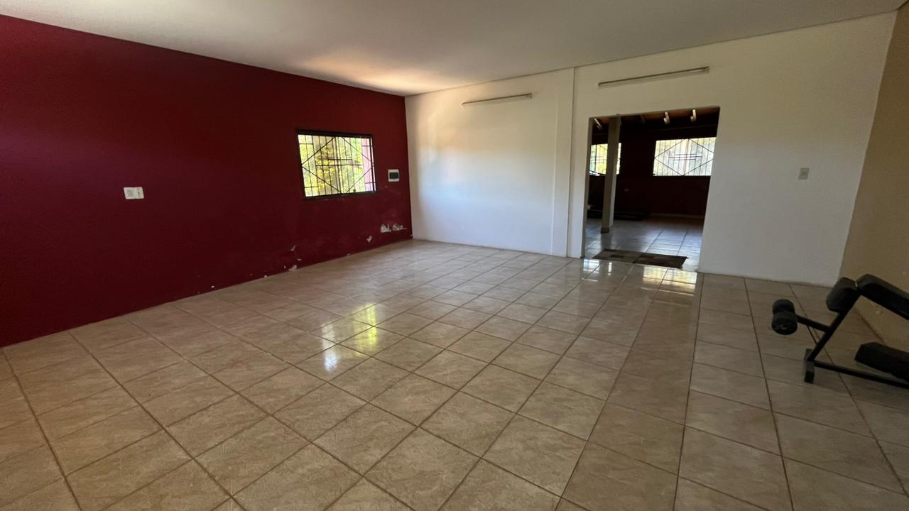 Casa en alquiler en Luque — foto 3
