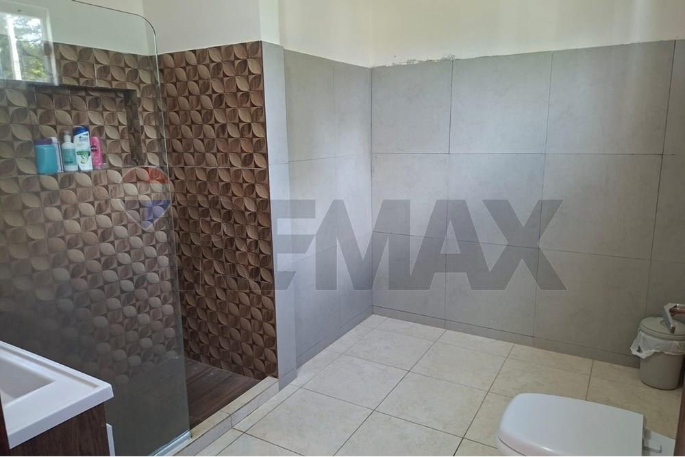 Casa - Venta - San Bernardino, Paraguay — foto 3