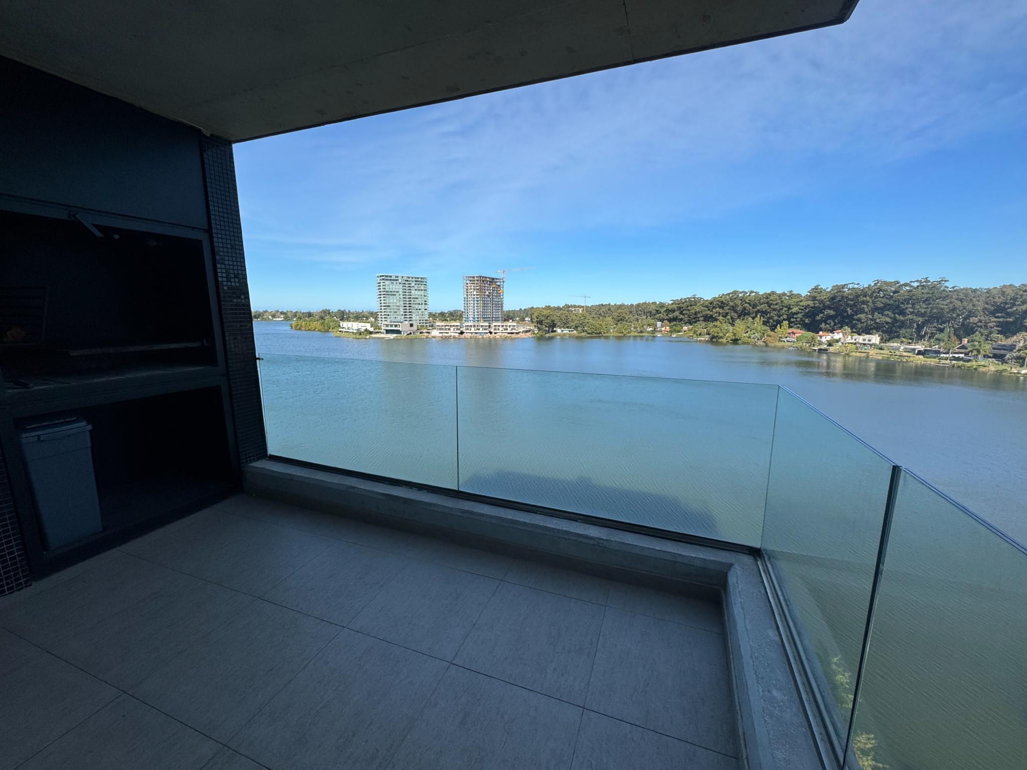 Alquiler Apartamento Amueblado 2 Dormitorios 2 Baños Lago Mayor · Foto 4