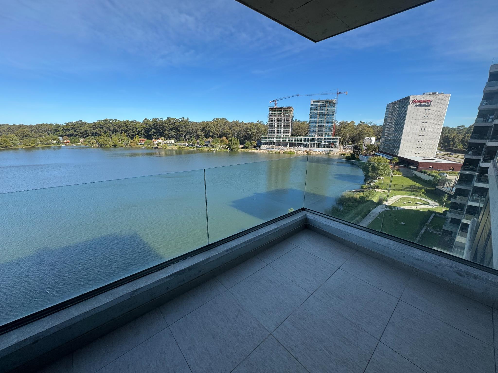 Alquiler Apartamento Amueblado 2 Dormitorios 2 Baños Lago Mayor · Foto 5