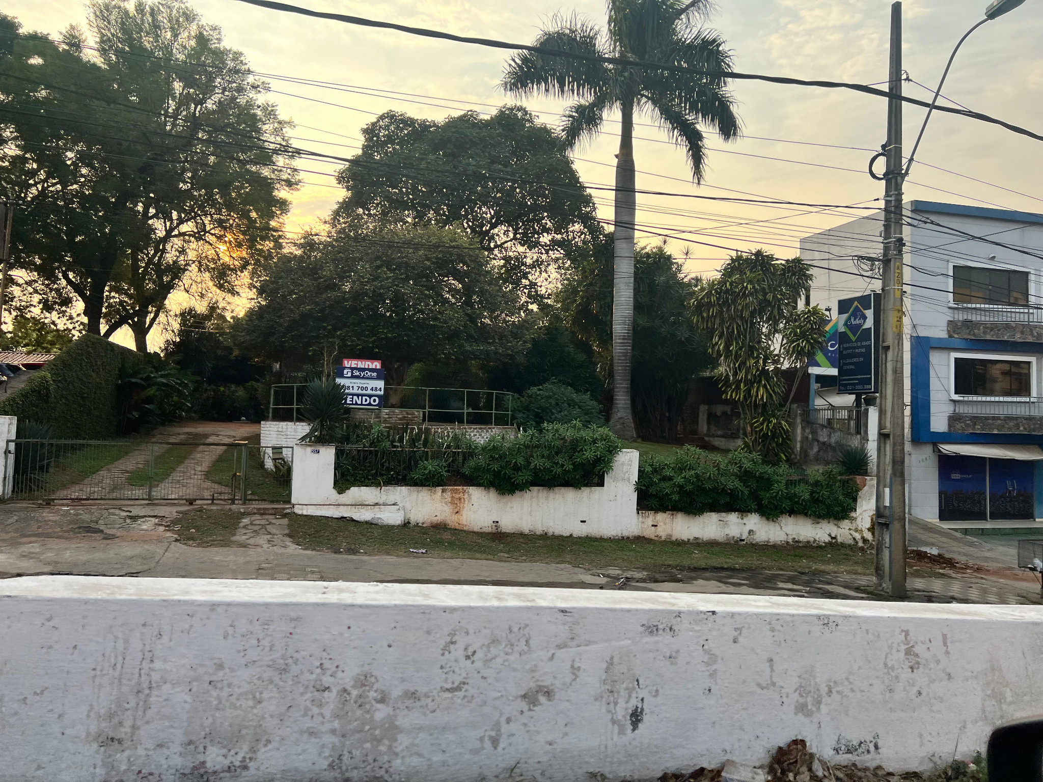 VENDO AMPLIA PROPIEDAD DE 900 M2 A DEMOLER SOBRE FELIX BOGADO BARRIO SAN VICENTE — foto 3