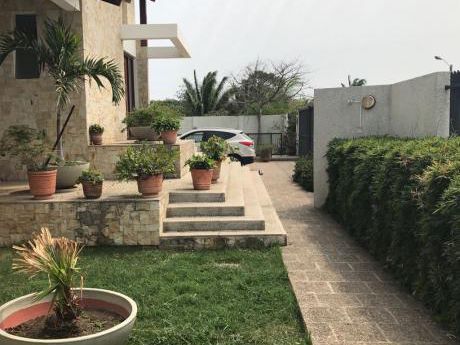 Casa De Lujo En Villa Bonita - Urubo