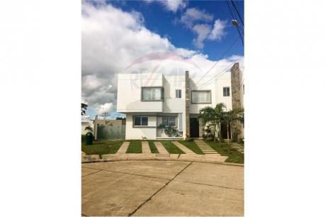 Se Vende Casa Con Linda Y Exclusiva Decoración