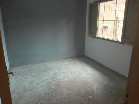 Amplia Vivienda Ideal Para Oficina- Centro De Asuncion