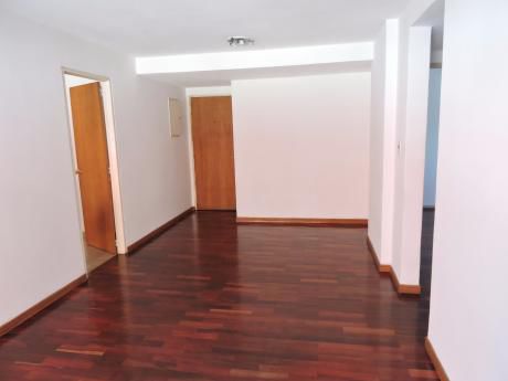2 Dorm, 2 Baños Completos Y Garaje!!