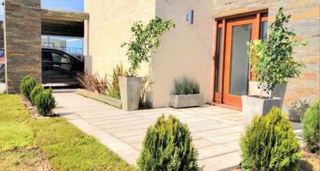 Casa En Venta La Tahona