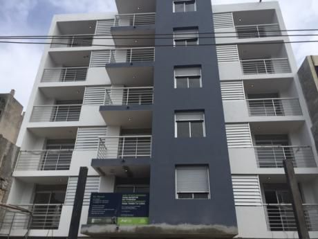 Muy Lindo Y Luminoso Apartamento
