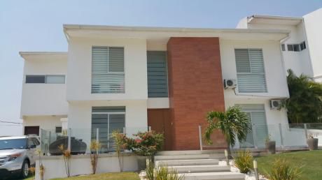 Casa En Venta En Urubó
