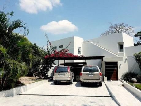 Bonita Casa En Alquiler Colinas Del Urubo
