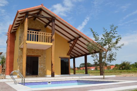 Casa De Dos Plantas - Tucan