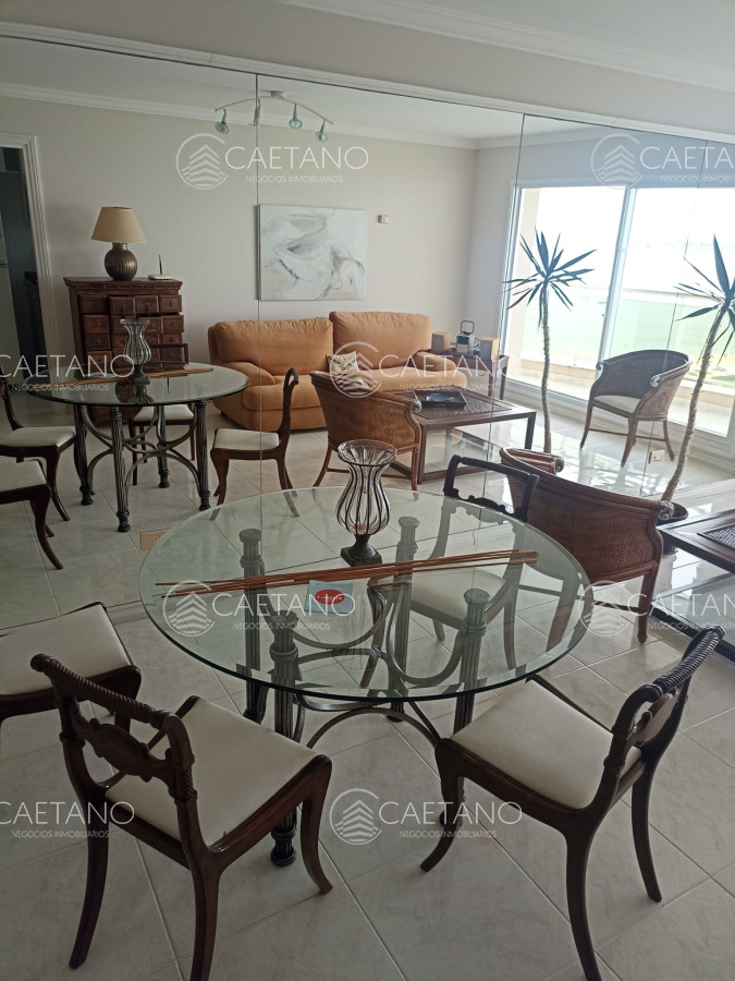 Alquiler Primera Linea Playa Mansa 3 dormitorios los mejores amenities! · Foto 3
