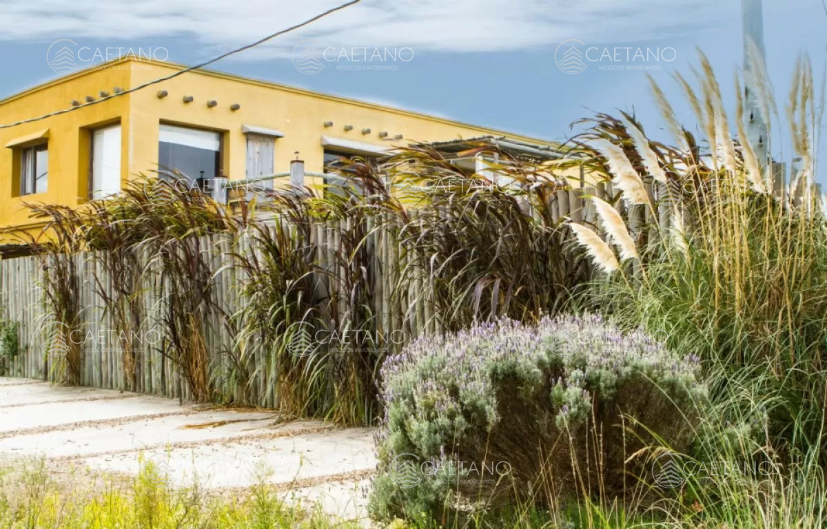 Casa en venta en Punta Piedras