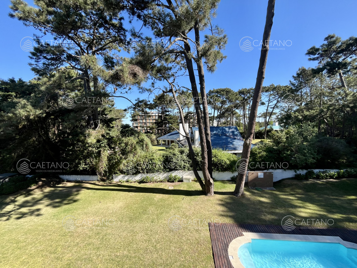 Venta apartamento 2 dormitorios. Rincón del Indio, Punta del Este.