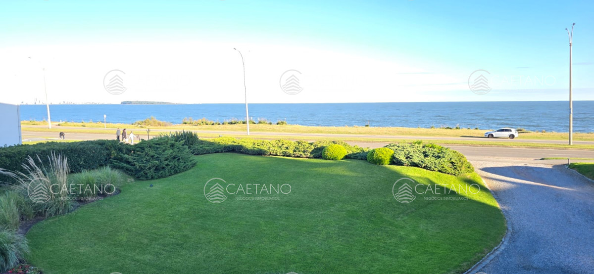 Si te gusta despertar en un departamento frente al mar con vistas al puerto e Isla Gorriti ésta es tu próxima inversión
