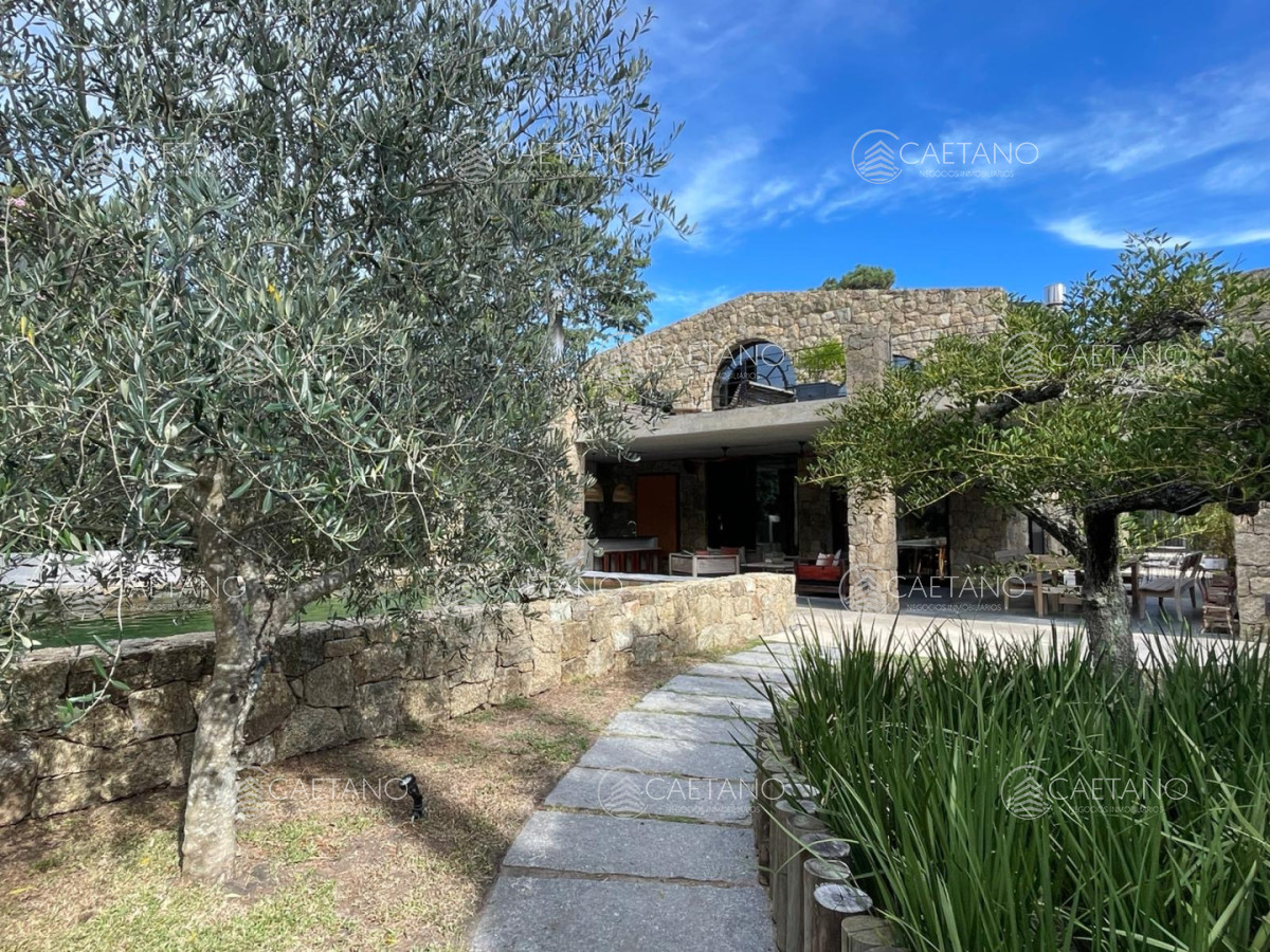 Alquiler anual casa Punta del Este.