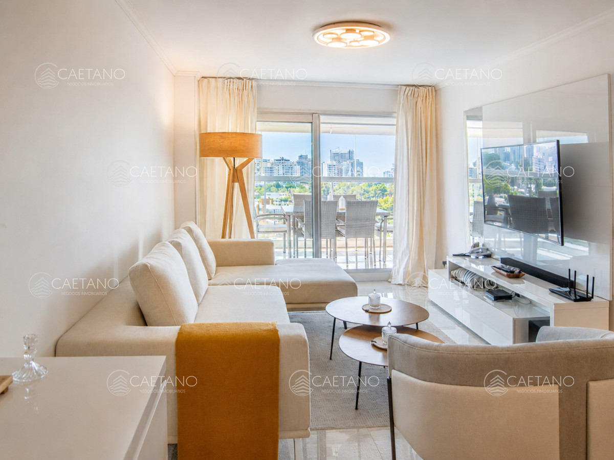 Departamento de 2 dormirorios en venta en Miami Boulevard, Punta del Este
