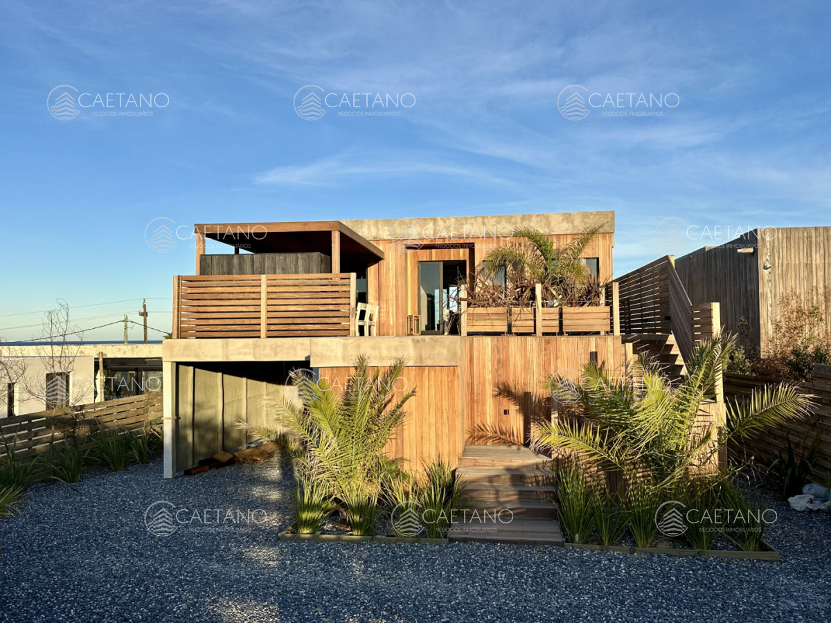 Casa en venta en Punta Piedras