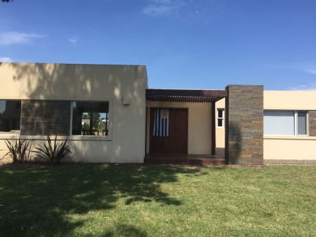 Hermosa Casa En Altos La Tahona