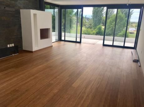 Lomas De La Tahona, Venta Y Alquiler De Casa De 3 Dormitorios En Suite.