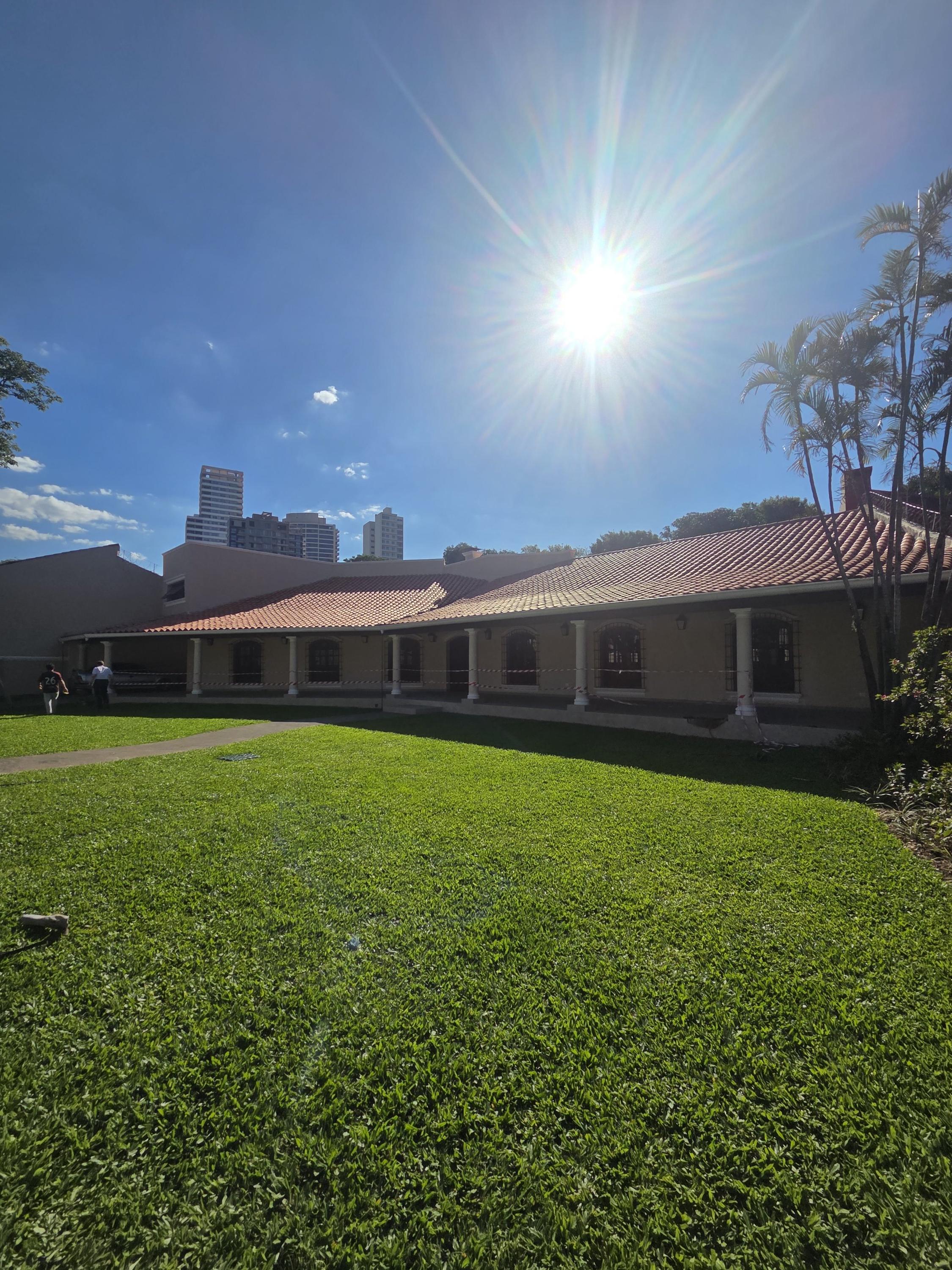 Casa en alquiler en Ycuá Satí