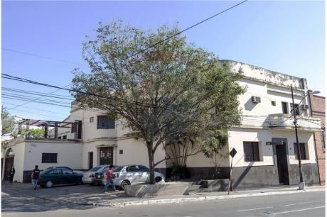 Importante Edificio Céntrico Ubicado En Esquina