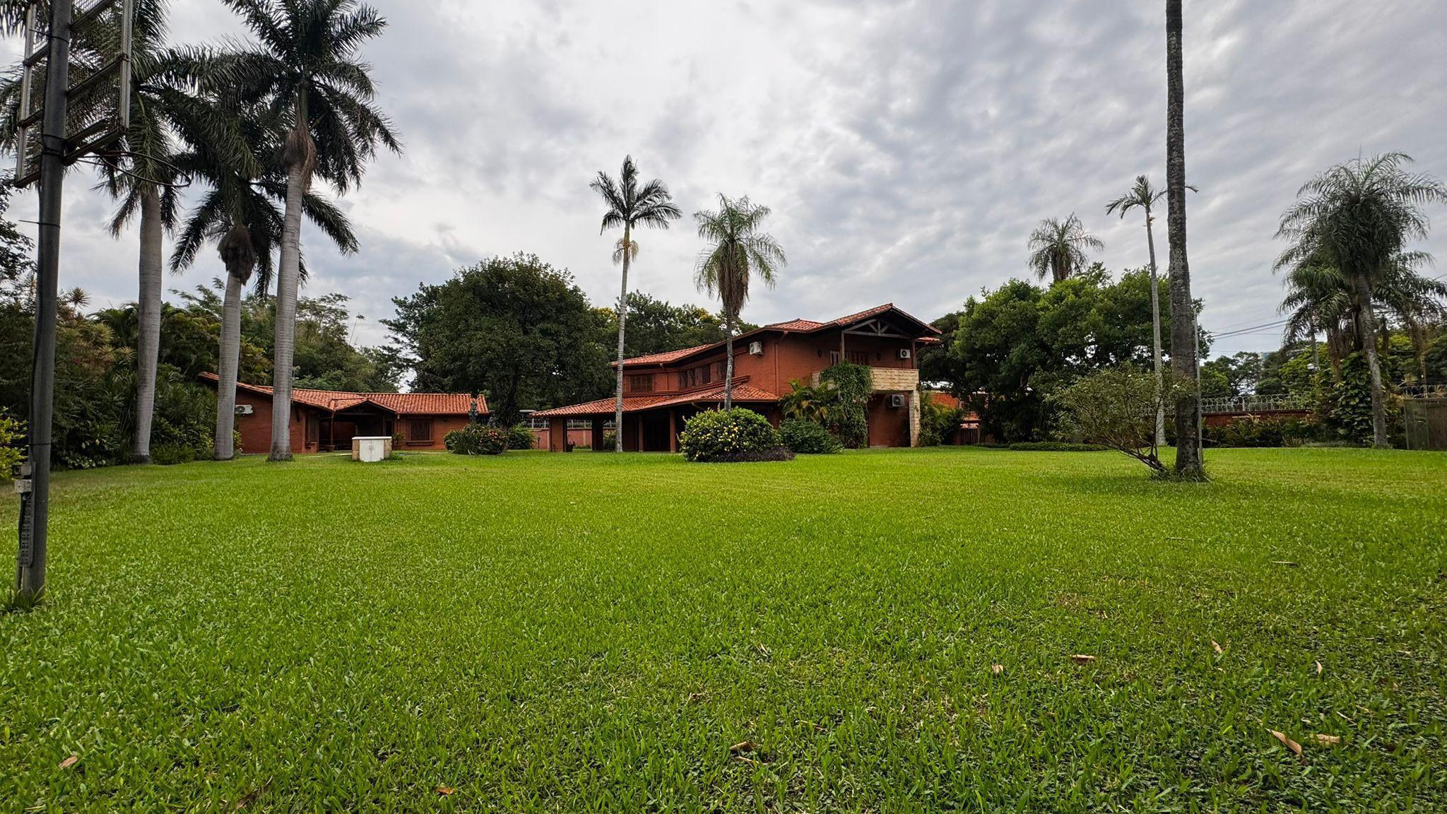 Residencia Premium O Sede Corporativa En Inmejorable Ubicación Ykua Satí — foto 2