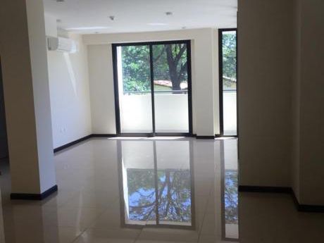Alquilo Hermoso Departamento A Extrenar En Pleno Villamorra