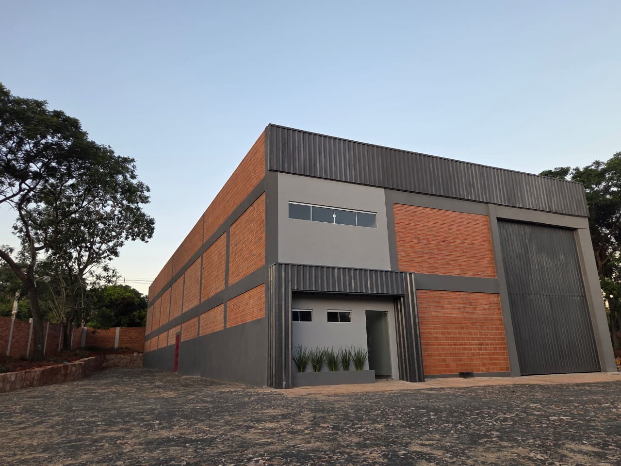 ALQUILER DE TINGLADO EN LUQUE — foto 2