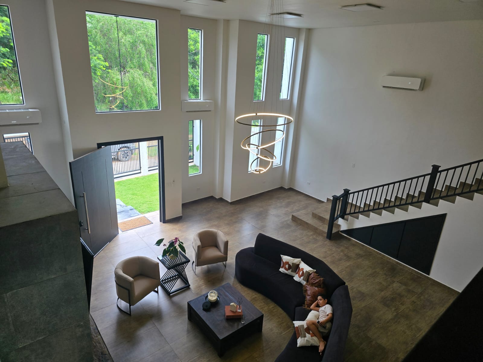 Hermosa Residencia estilo mediterráneo a estrenar en San Bernardino. EN VENTA. — foto 2