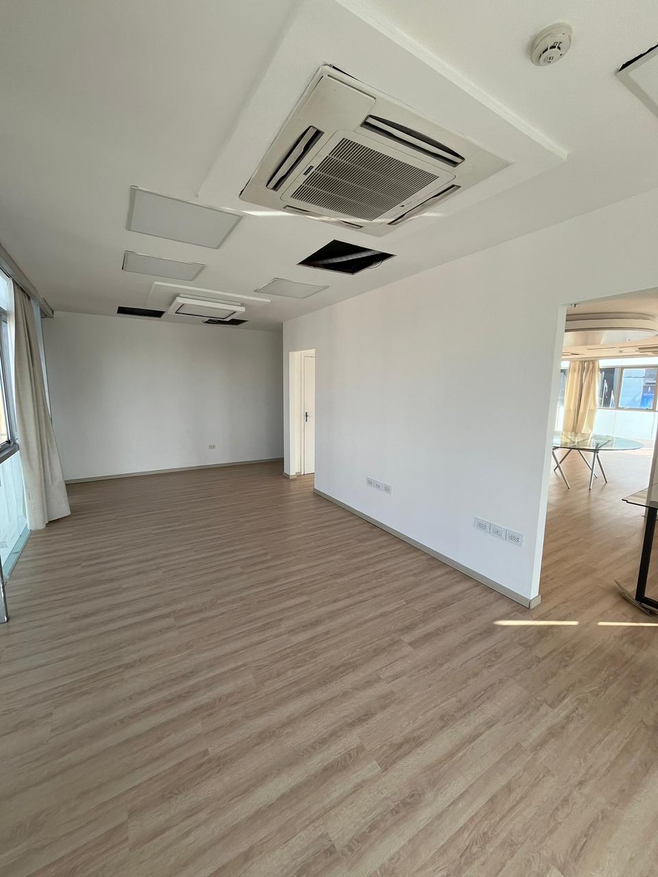 ZONA SHOPPING LA GALERÍA - ALQUILO OFICINA DE 220m2 — foto 3