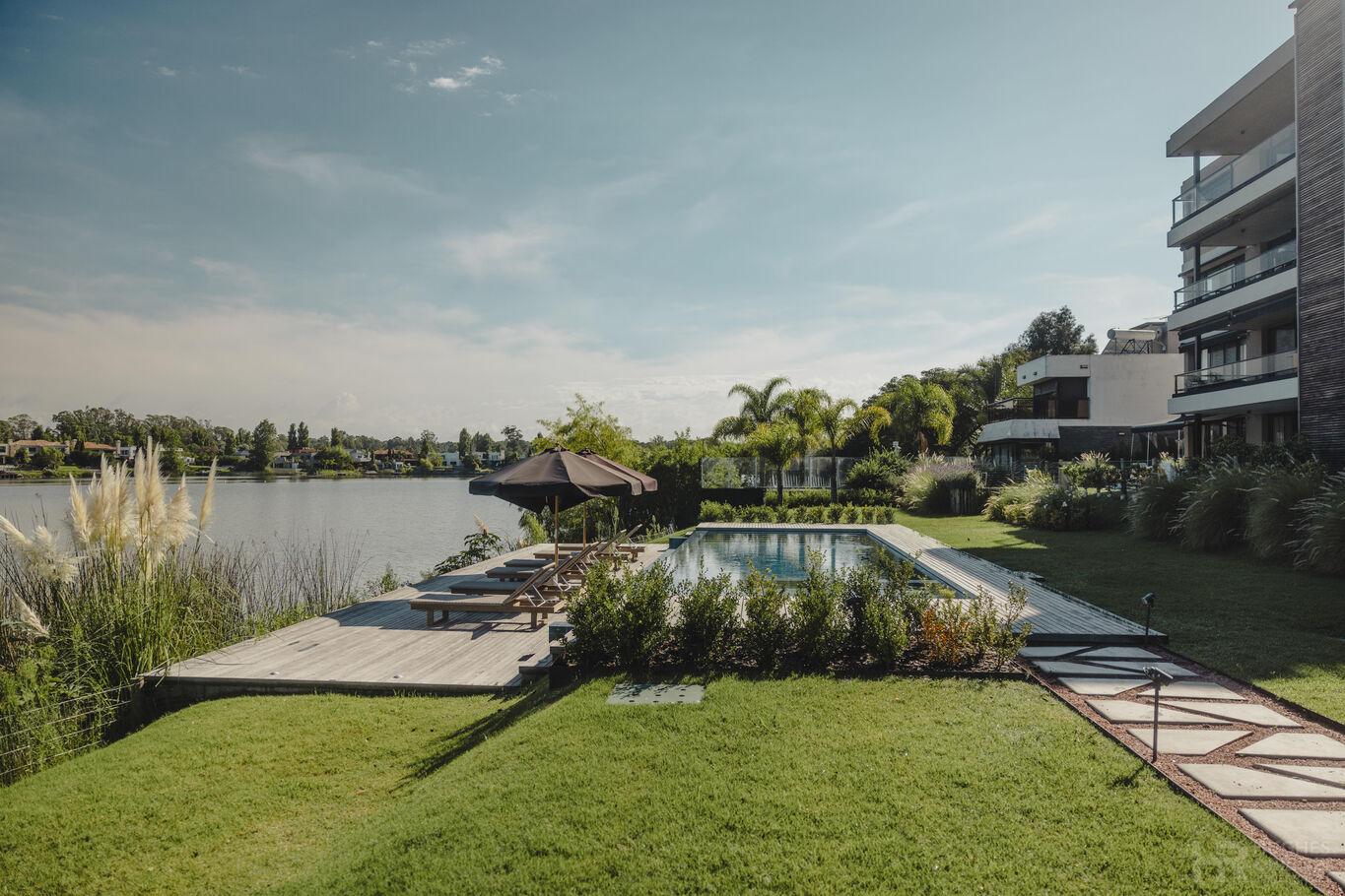Alquiler, apartamento 3 dormitorios sobre el lago, Parque Miramar