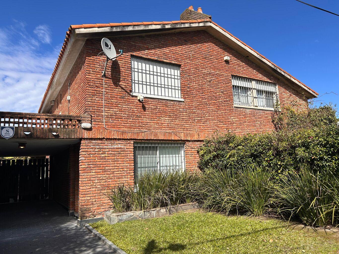 Aquiler casa 2 dormitorios carrasco sur