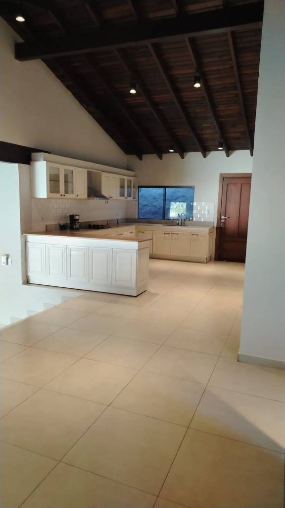 CASA EN ALQUILER - LUQUE — foto 2