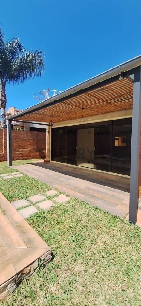 Venta De Casa en Barrio Cerrado de Luque. — foto 3