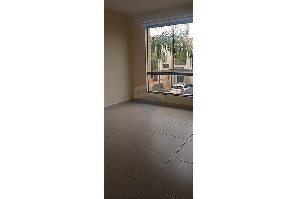 ALQUILO DUPLEX C/ PISCINA BARRIO CERRADO BOULEVARD JARDINES- LUQUE — foto 2