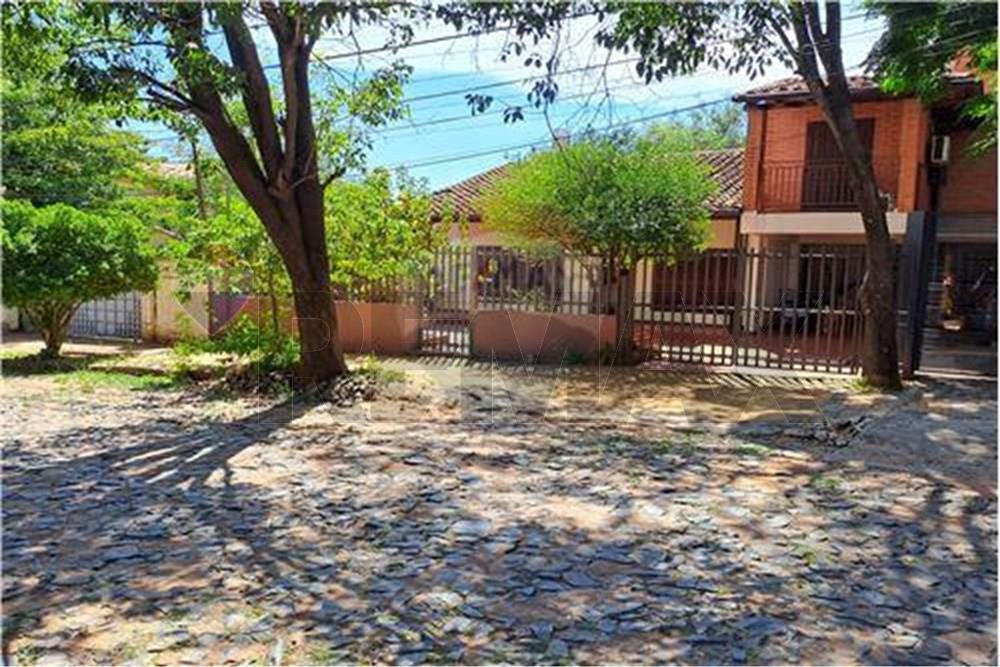 VENDO TERRENO EN BARRIO MADAME LYNCH — foto 2